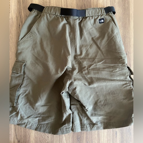 The North Face Men's Olive Green Hiking Cargo Shorts Size Small - Picture 8 of 10